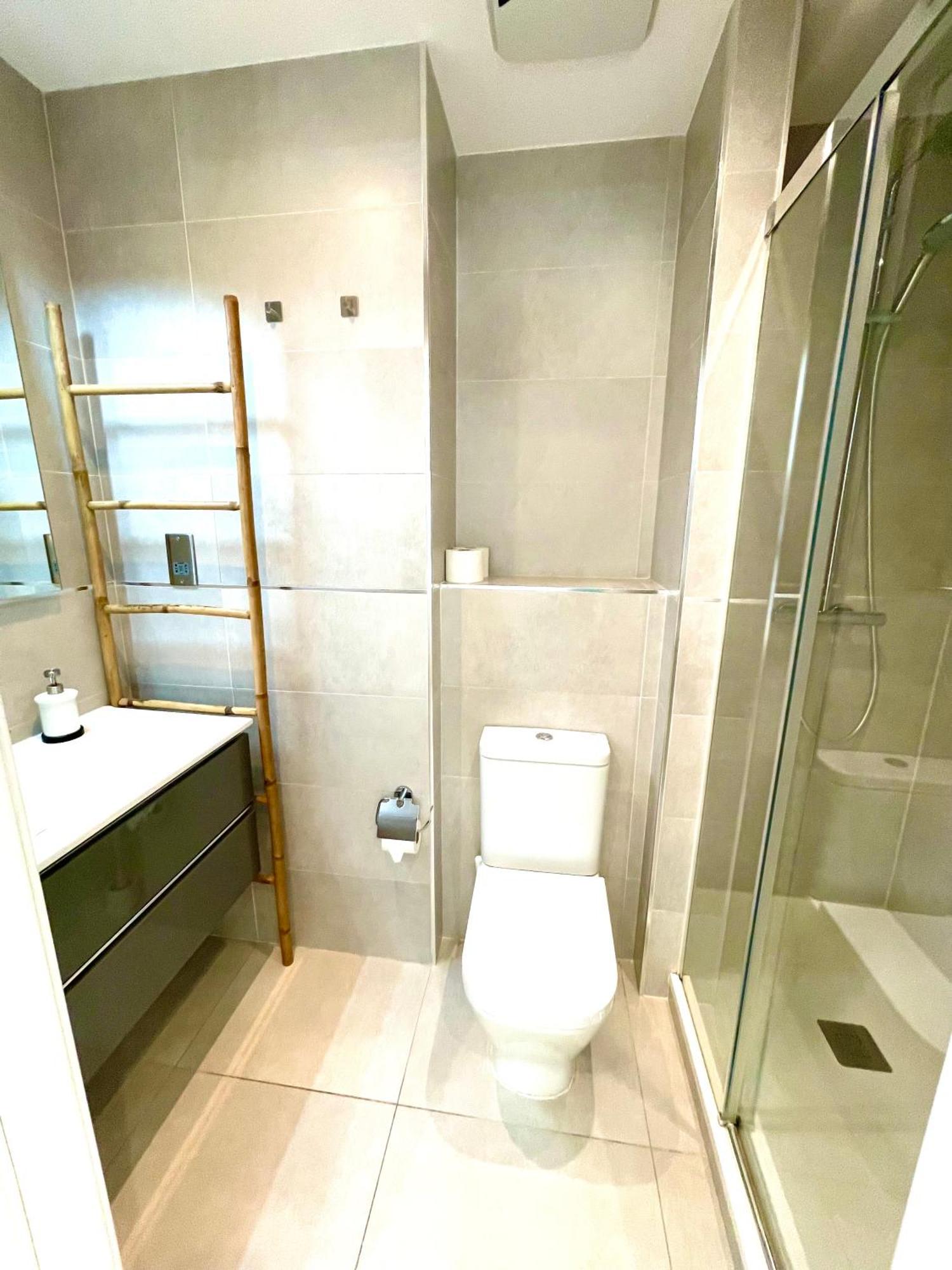 Gibraltar Central Suites Bagian luar foto