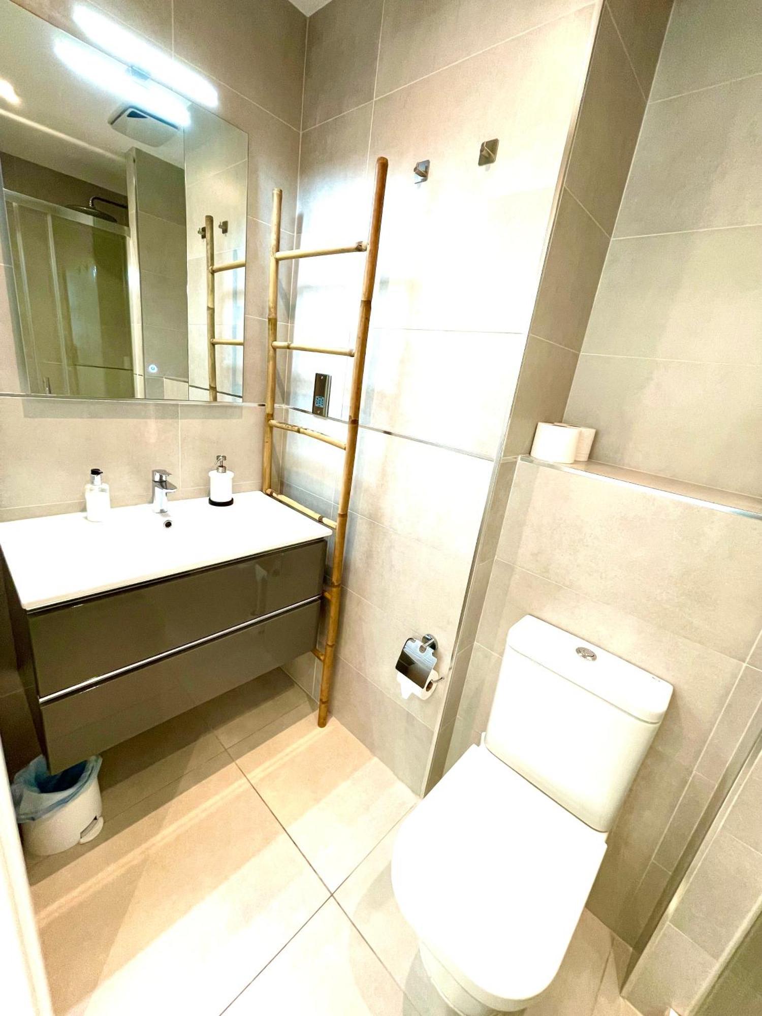 Gibraltar Central Suites Bagian luar foto