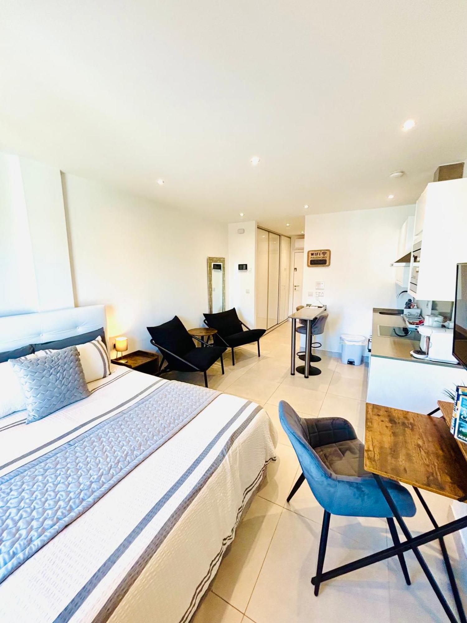Gibraltar Central Suites Bagian luar foto